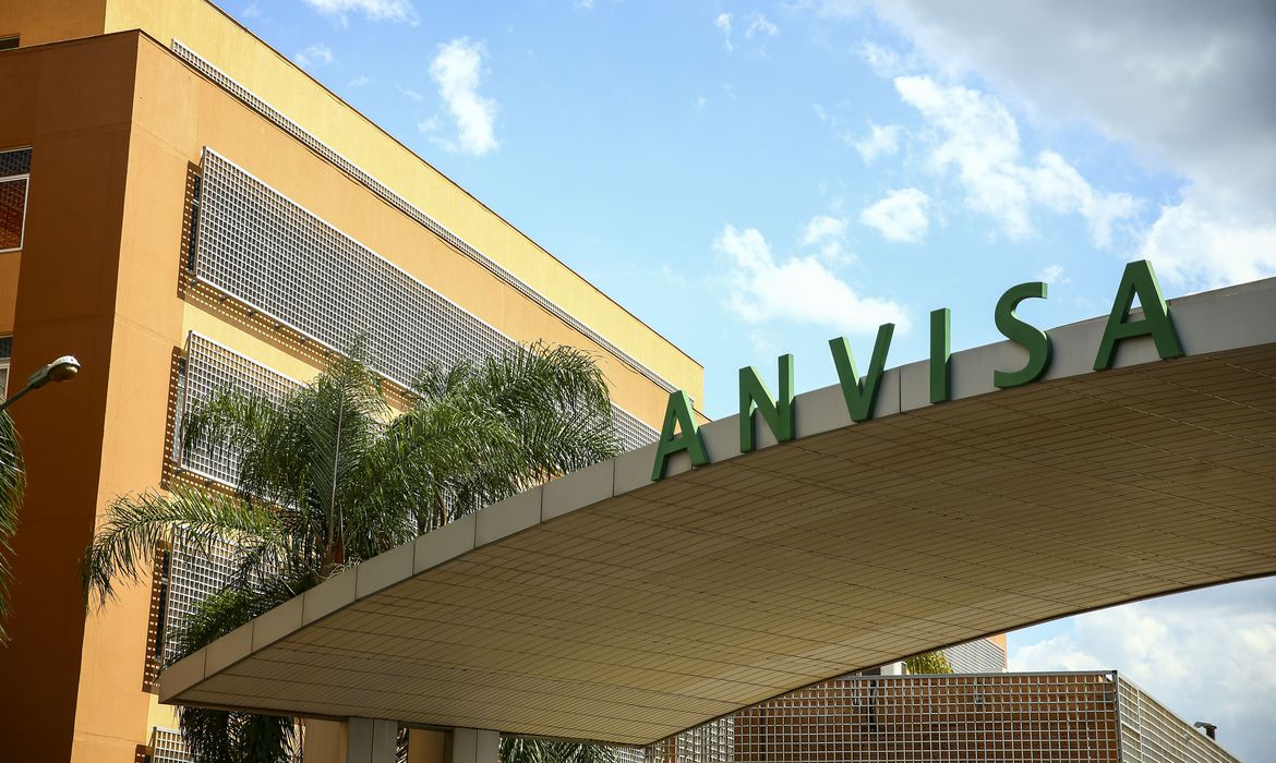Anvisa proíbe suplementos irregulares para tratar problemas de visão