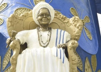 Estátua de Mãe Stella é reinaugurada e será monitorada por câmeras