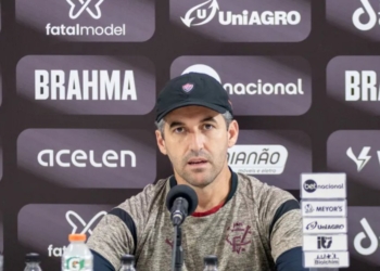 Condé valoriza exibição do Vitória diante do Atlético-GO: “Destacar a entrega”