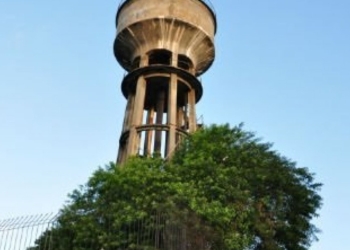 Embasa é orientada a retirar caixa d’ água de escola na Bahia