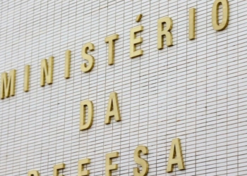 Hacker diz que orientou Ministério da Defesa em relatório sobre urnas