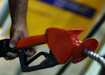 Gasolina sobe a R$ 5,88 e atinge maior patamar em mais de 1 ano