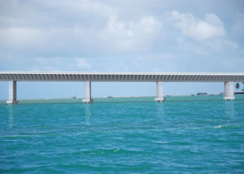 Jerônimo busca juros baixos no BNDES para a ponte Salvador-Itaparica