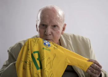 Zagallo completa duas semanas internado em hospital do Rio