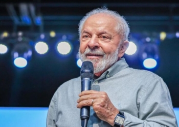 Lula confirma cirurgia no quadril em outubro