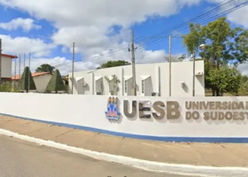 Justiça determina afastamento imediato de diretor da Uesb por assédio moral
