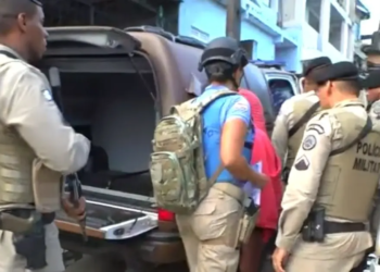 Família é libertada pela PM após ser mantida refém por criminosos em bairro de Salvador