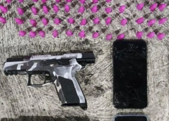 Dois homens são presos pela PM com armas e cocaína no Ogunjá, em Salvador
