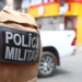 PM reage a assalto e atira em dupla de suspeitos; um morreu