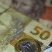 Apenas 39% dos pais brasileiros têm o hábito de dar mesada aos filhos