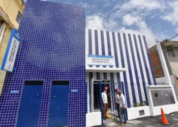 Criminoso invade posto e assalta pacientes em Itapuã; unidade fecha