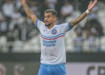 Após receber terceiro cartão amarelo, Cauly desfalca Bahia contra o Palmeiras