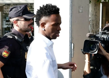 Em depoimento, Vinicius Junior confirma queixa por insultos racistas em jogo contra o Valencia