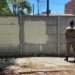Após facções picharem os muros, policiamento é reforçado em Stella Maris