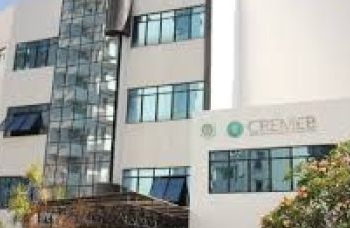 Biomédicas são condenadas a pagar 50 mil reais por exercício ilegal da Medicina