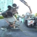 Reboque que transportava paredão de som tomba em Salvador