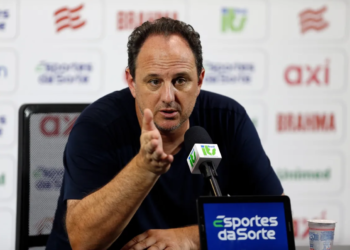 Rogério Ceni reconhece atuação abaixo e enaltece luta do Bahia