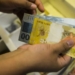 Endividamento atinge 76,6% das famílias brasileiras, mostra CNC
