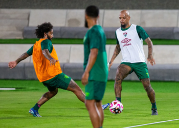 Time completo! Fluminense faz 1º treino na Arábia Saudita pro Mundial