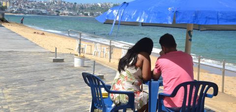Câmara de Salvador avança no debate pela regulamentação das barracas de praia
