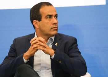 Bruno Reis reforça condições de segurança para estrutura de ambulantes