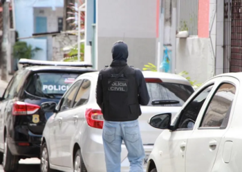 DT de Itapuã prende dupla que articulou roubo a residência