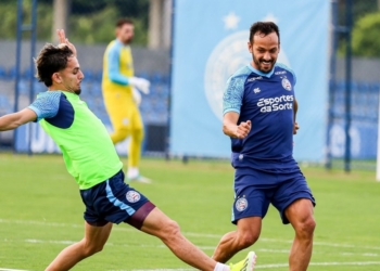 Após pré-temporada na Inglaterra, Bahia faz primeiro treino visando o Baianão