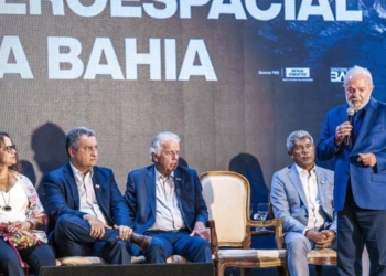 Lula declara apoio ao Vitória e brinca: “Vamos fazer um pix”