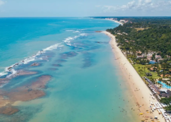 Arraial d’Ajuda ocupa 1º lugar em ranking de destinos mais acolhedores do mundo em 2024