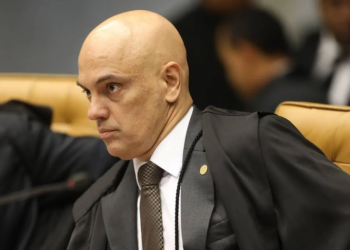 Bolsonaro pede afastamento de Moraes de inquérito sobre suposto golpe