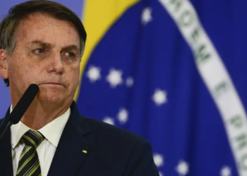 Bolsonaro transferiu R$ 800 mil para os EUA de onde aguardaria desdobramentos da tentativa de golpe, diz PF