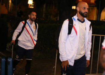 Elenco do Bahia desembarca em solo gaúcho para decisão contra o Caxias