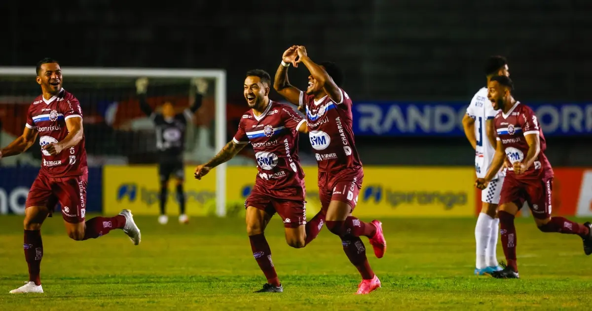 Invencibilidade e força no Centenário: análise do Caxias, adversário do Bahia na Copa do Brasil
