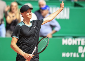 Atual campeão, Rublev é eliminado em Monte Carlo; Sinner avança