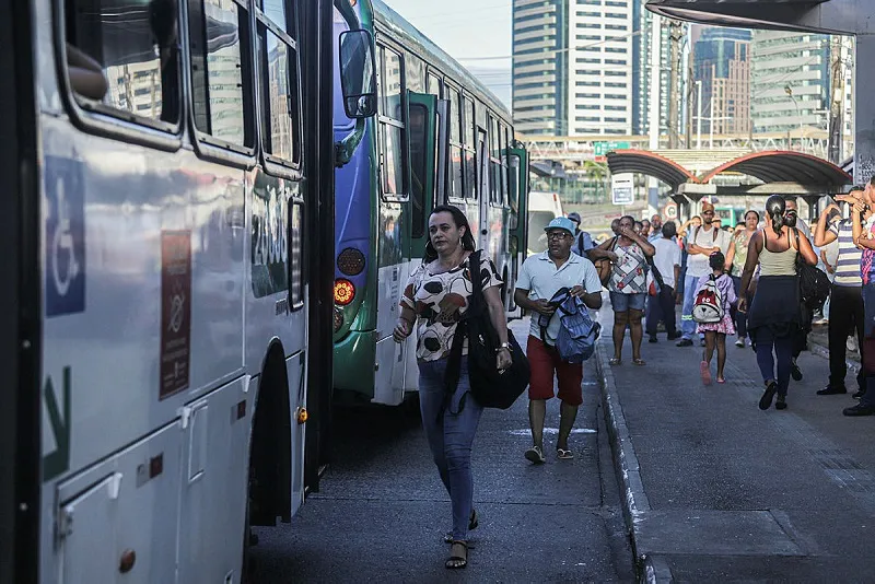 Nova linha de ônibus passa a atender região de Jardim Cajazeiras