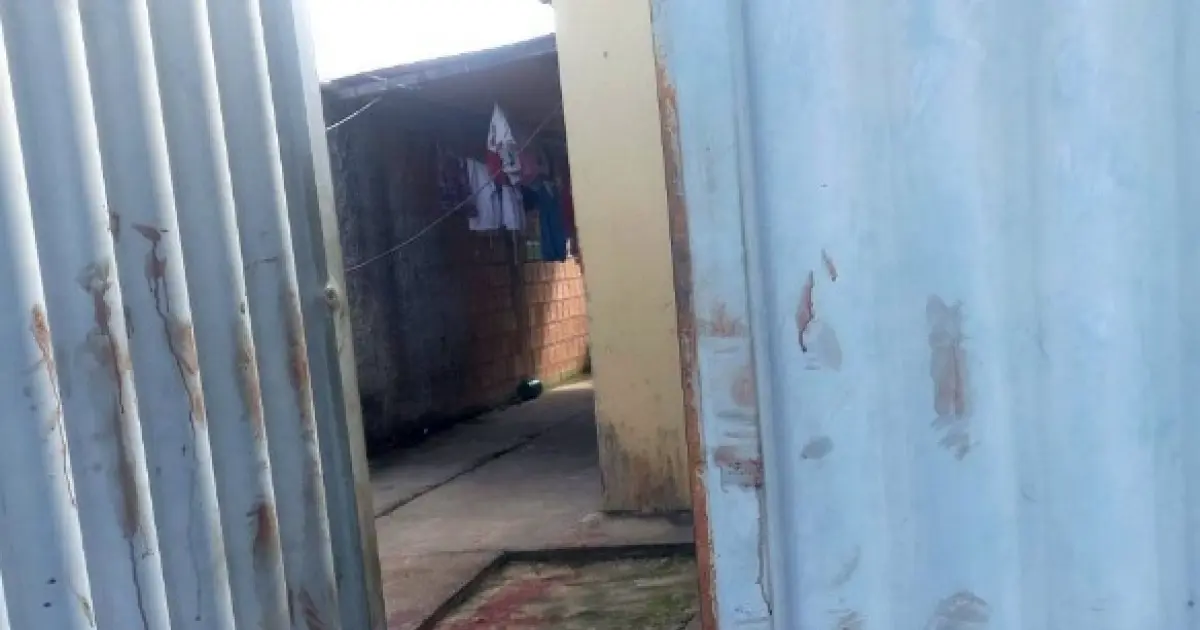 Homem ataca a facadas ex e namorado dela após invadir casa no Extremo Sul baiano