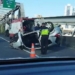 Carro capota em viaduto que dá acesso a Via Expressa em Salvador