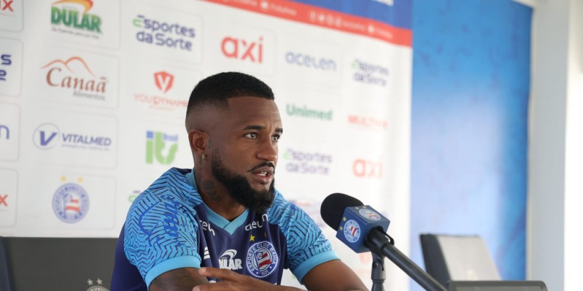 Cicinho afirma estar pronto para substituir Arias: ‘Estamos preparados’