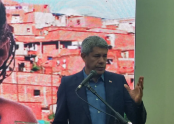 “Tudo o que nós fazemos é pela vida”, diz Jerônimo a policiais