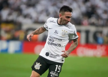 Por atraso no FGTS, Gustavo Mosquito pede rescisão ao Corinthians e não deve mais atuar pelo clube