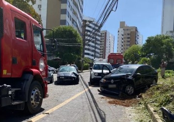 CRIANÇAS ATINGIDAS: acidente envolvendo dois veículos deixa alunos de escola na Pituba feridos