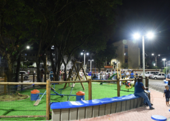 Prefeitura entrega praça requalificada no bairro do Stiep