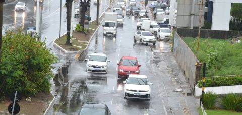 Salvador terá chuva com rajadas de vento que podem chegar a 36 km/h nesta semana