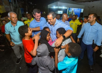 Prefeitura entrega 45 moradias, ecoponto e promove plantio de 50 árvores pelo projeto Novo Mané Dendê