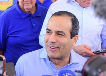 Prefeito celebra aprovação de financiamento para os ‘amarelinhos’ na Câmara