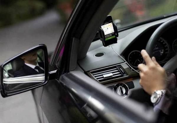 Motoristas por aplicativo protestam após remoções de veículos no Aeroporto de Salvador