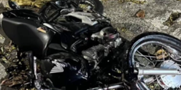 Perseguição na Boca do Rio termina em colisão contra viatura da Guarda Municipal