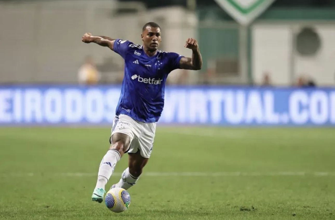 Vitória encaminha empréstimo de Walace junto ao Cruzeiro