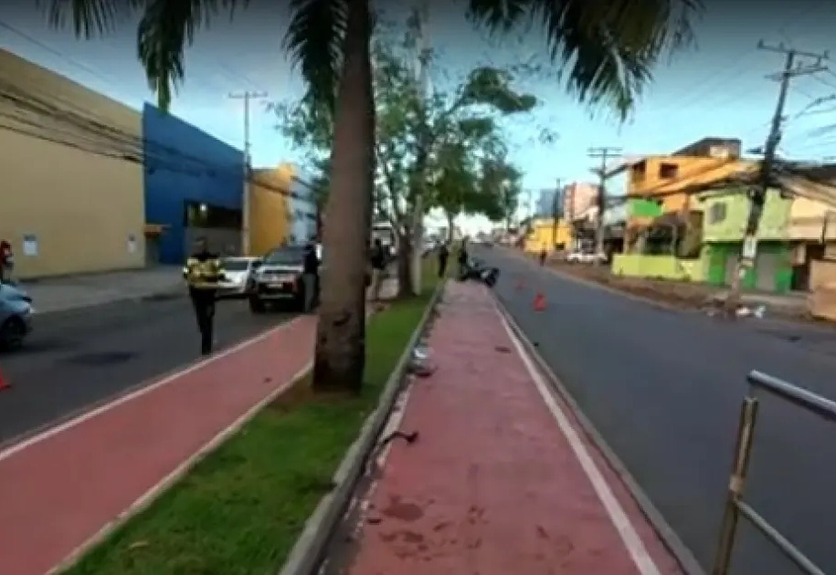Acidente de moto deixa duas pessoas mortas em Itapuã