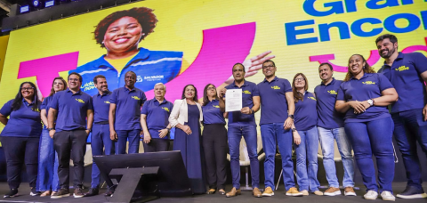 Prefeitura de Salvador amplia ações do programa Vida Nova com a distribuição de 3.180 cartões de Auxílio-Alimentação